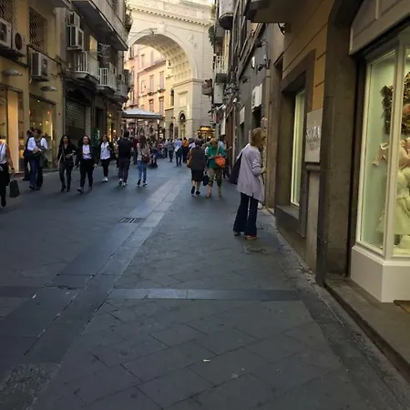 Appartamentino 116 Via Chiaia Naples